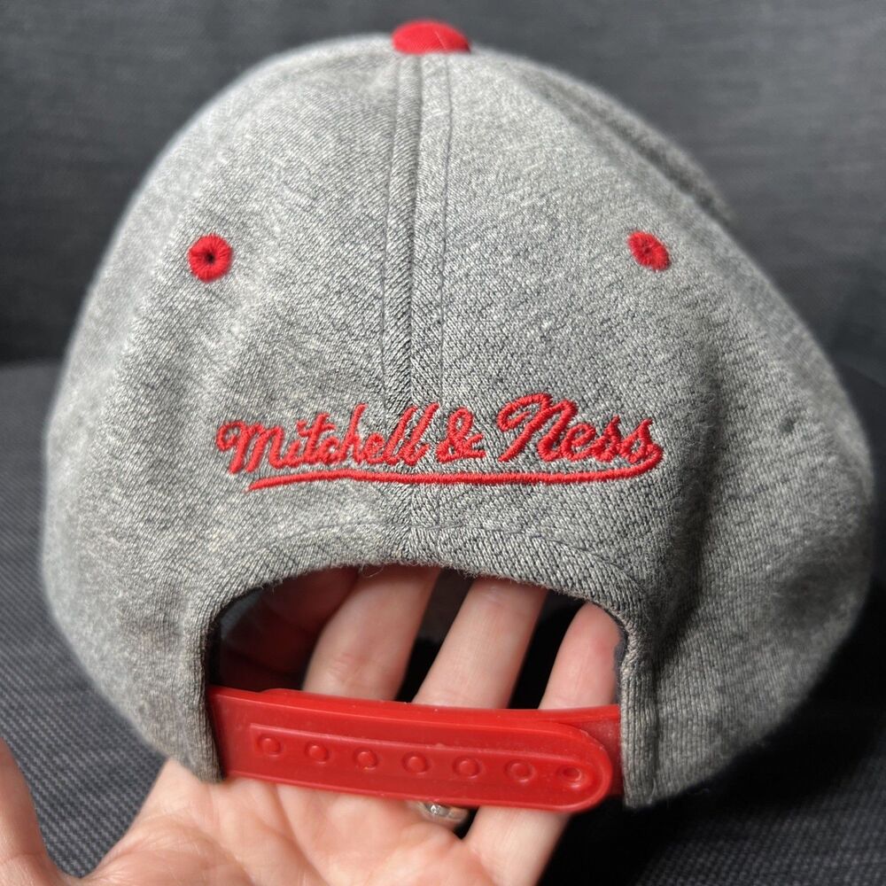 Mitchell & Ness Chicago Bulls Snapback Hat Baseball Cap Gray Bull Logo NBA NWT - Picture 5 of 13